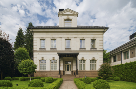 18859